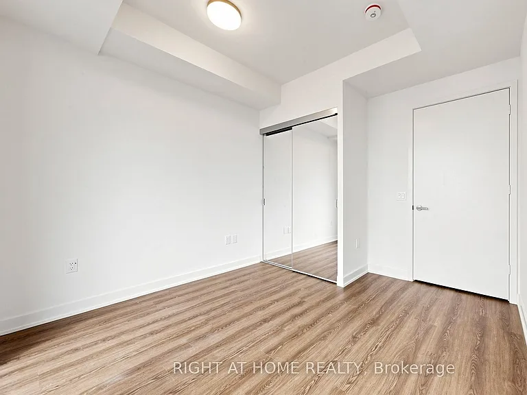 448 Burnhamthorpe Rd W #6210 — Photo 17