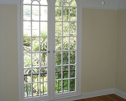 3rd image of 2458 Silver Lake Blvd