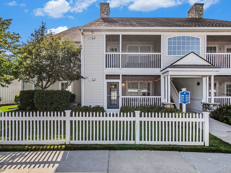 1st image of 2808 S Knightsbridge Cir