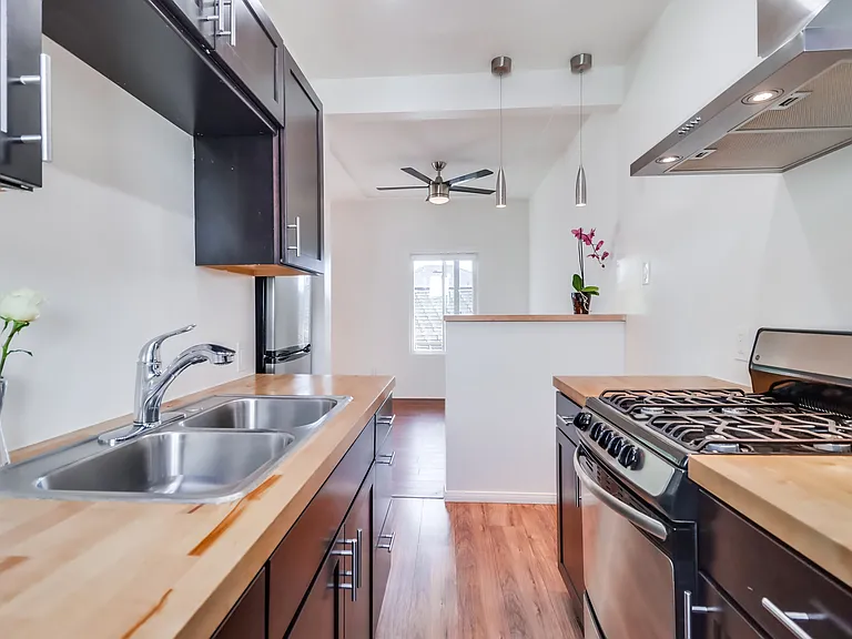 2455 Union St — Photo 15