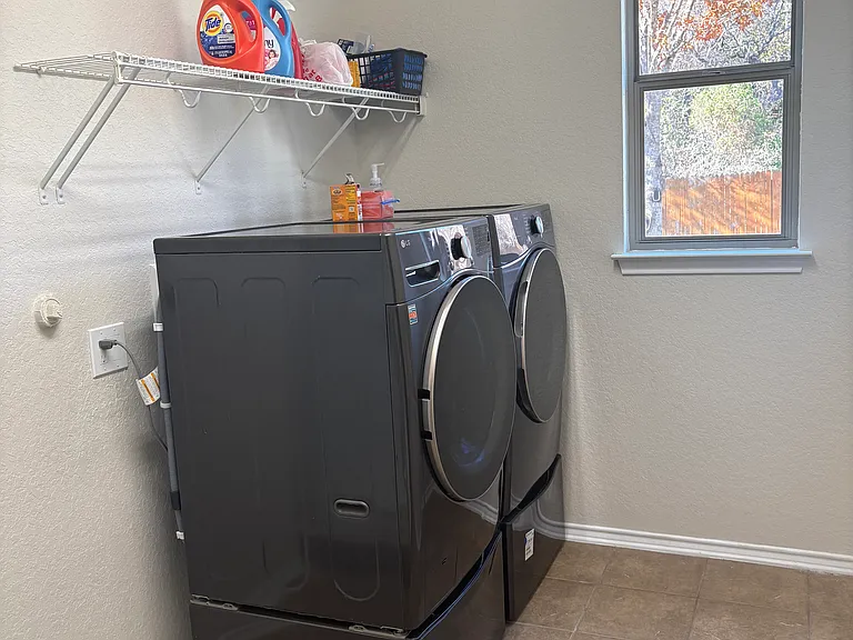 10410 Elizabeth Ct — Photo 18