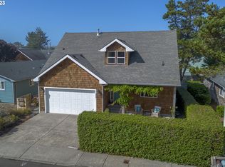 1642 S Edgewood St, Seaside, OR 97138