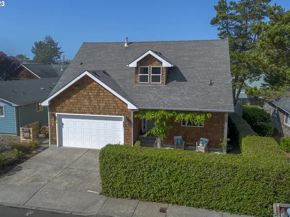 1642 S Edgewood St, Seaside, OR 97138