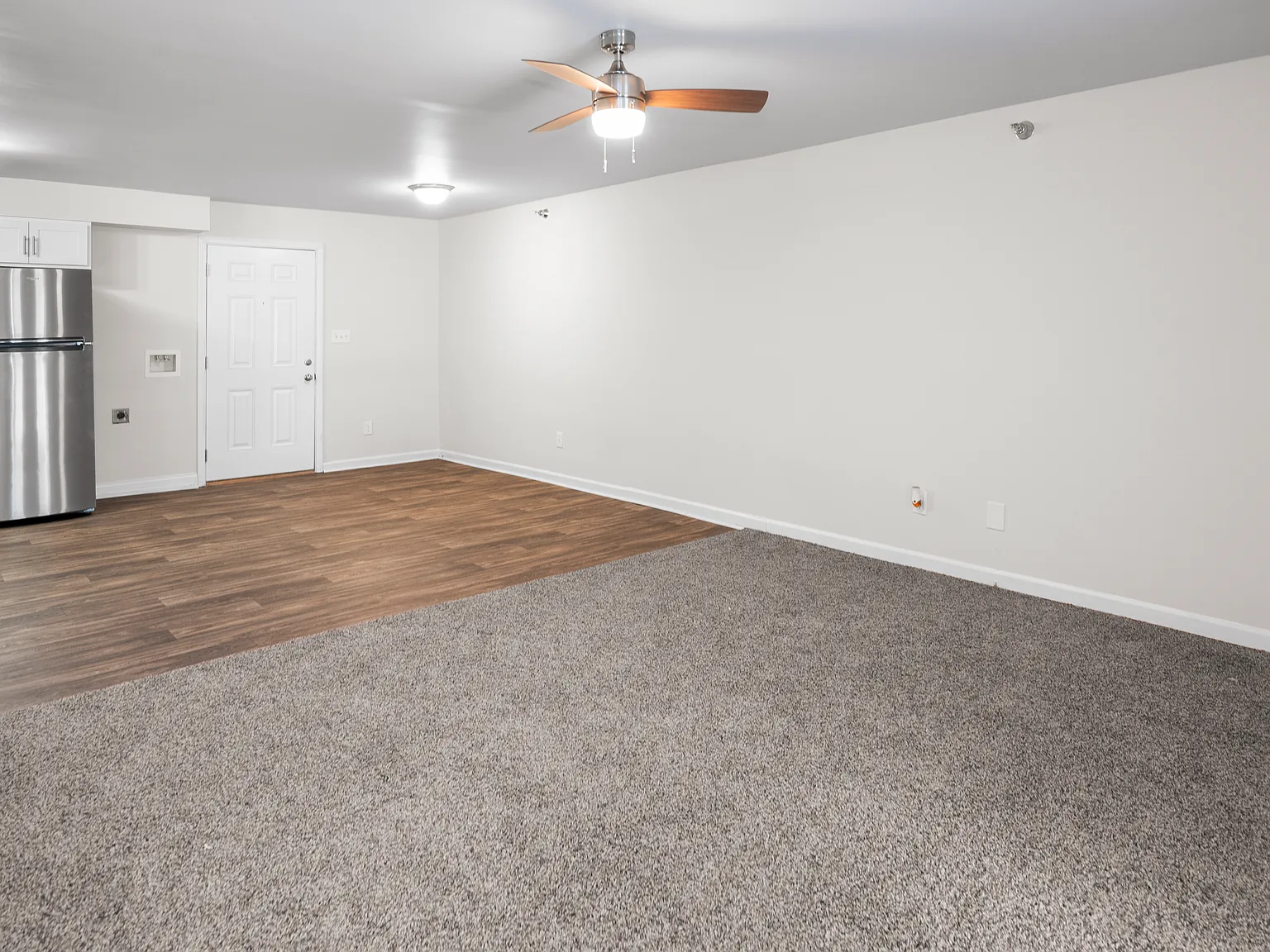 2 bed, 1.5 bath, 1077 sqft, $1,299 — Photo 1