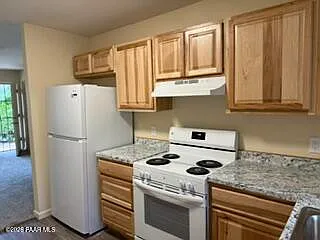 216 S Rush St #A — Photo 4