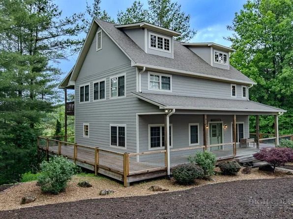 706 Village Pine Drive, Jefferson, NC 28640