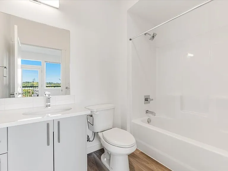 Hermoso View Apartments — Photo 54