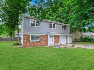 53 Lafayette St, Huntington, NY 11743