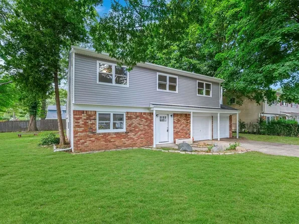 53 Lafayette Street, Huntington, NY 11743