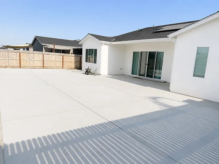 525 E Riverway Ave — Photo 39