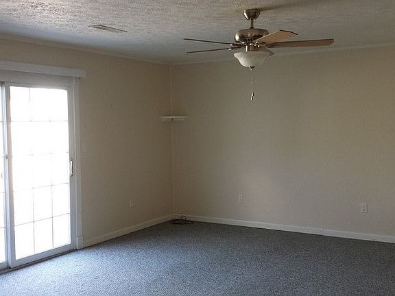 Family Room
						:
						Very large family room which allows for family gatherings at Holidays