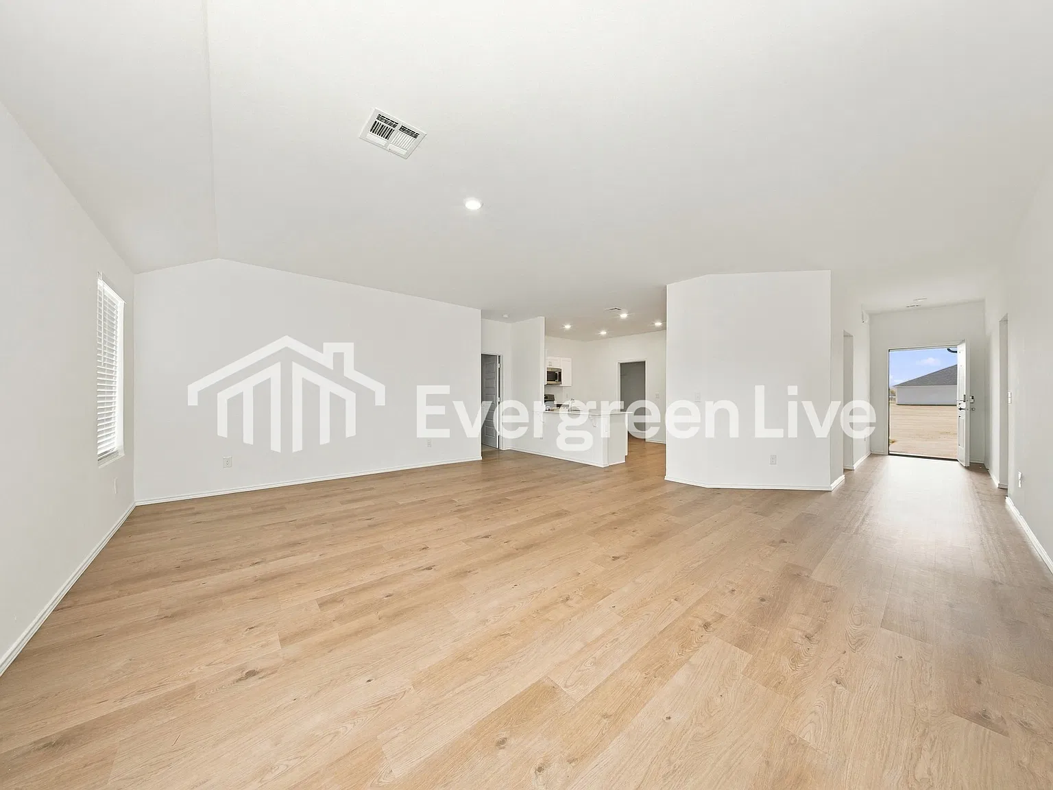 3 bed, 2.0 bath, 1633 sqft, $1,645 — Photo 4