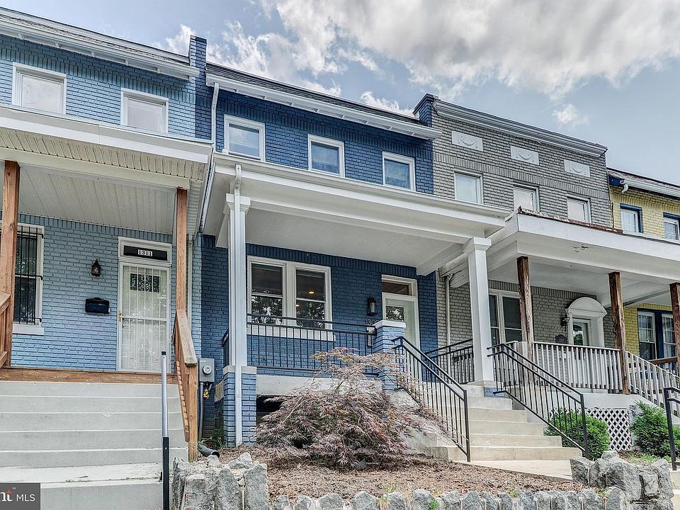 2nd image of 1309 W Virginia Ave NE