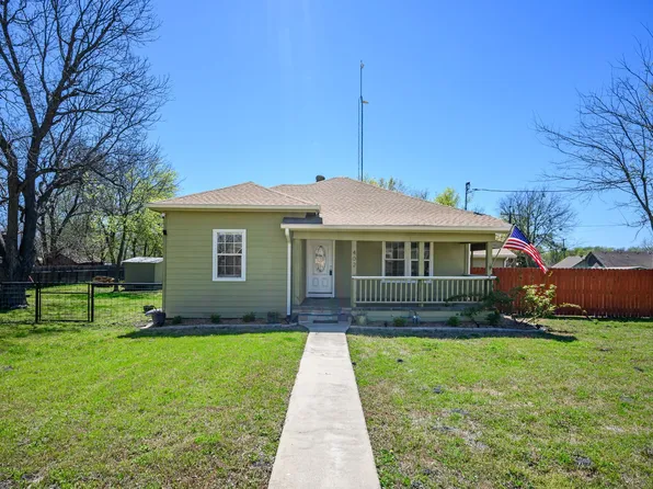 402 Collin St, Nevada, TX 75173