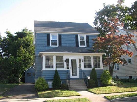 2nd image of 77 Frank St