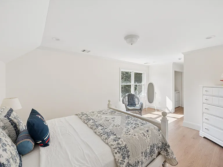 23 Whiting Rd — Photo 15