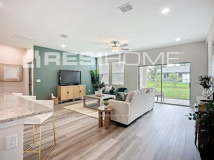 3323 Briant St — Photo 7