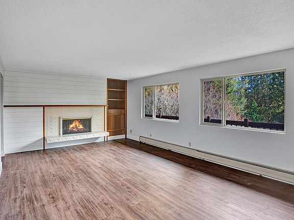 Livingroom with views!