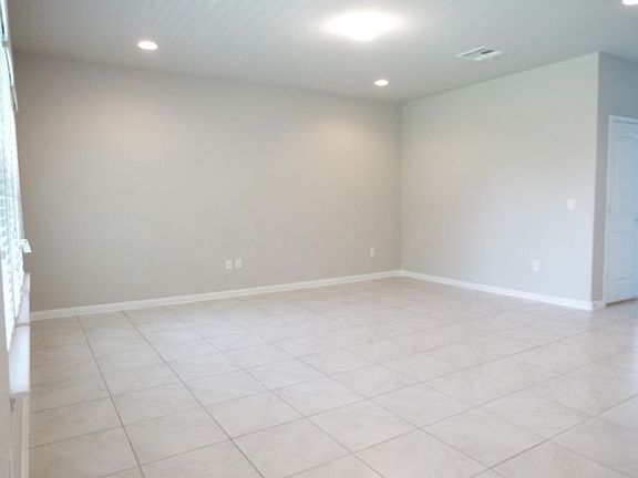 3rd image of 1133 La Conterra Blvd