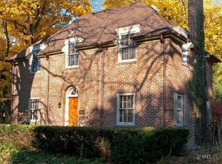 521 S Gables Blvd, Wheaton, IL 60187