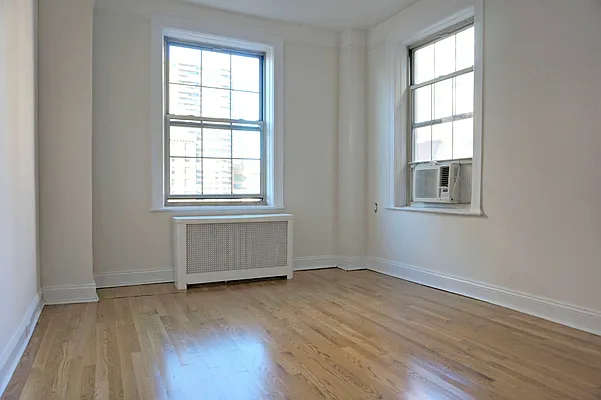 Rented by Metropolitan Equities | media 8