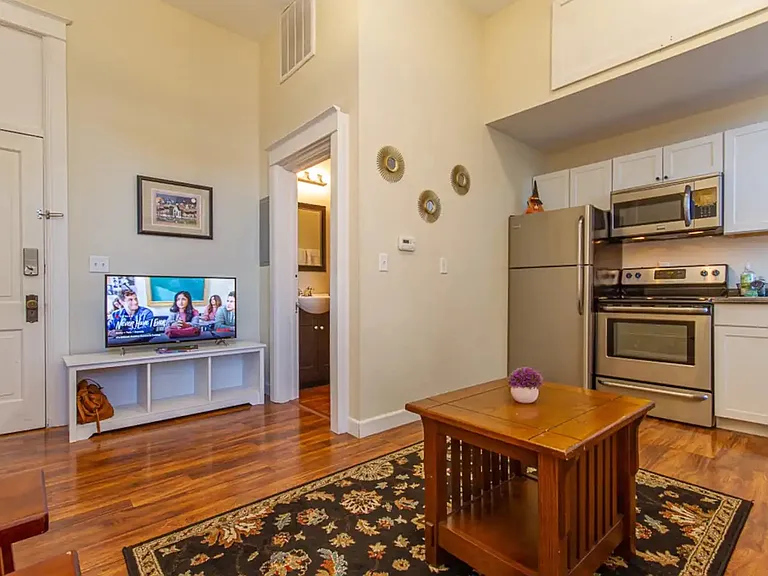 605 Bluff St #220 — Photo 4