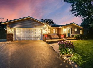 8443 Shadyview Ln N, Maple Grove, MN 55311