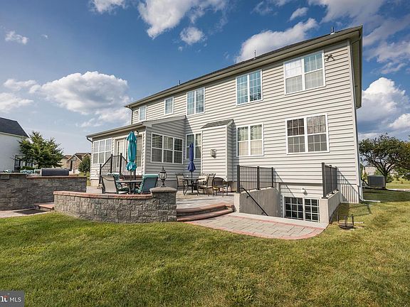 3rd image of 1225 Caitlin Way