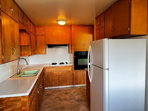 3rd image of 13940 Hackett St APT 8