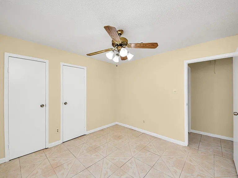 8105 Lanham Ln — Photo 18