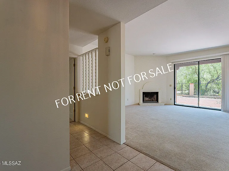 936 E Camino Diestro — Photo 6