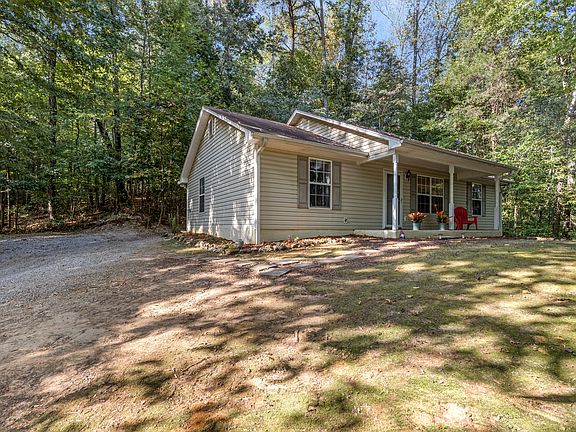 3rd image of 4123 Mountain Creek Rd