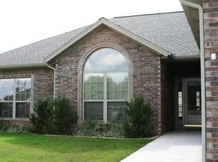 2483 Indian Oaks Trl, Springdale, AR 72762