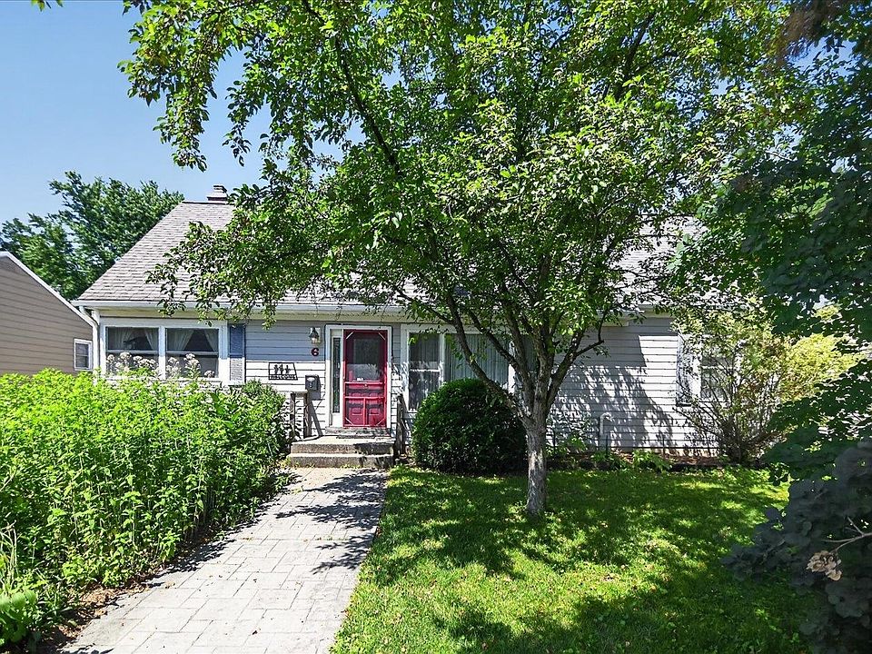 1st image of 6 S Meadow Ln