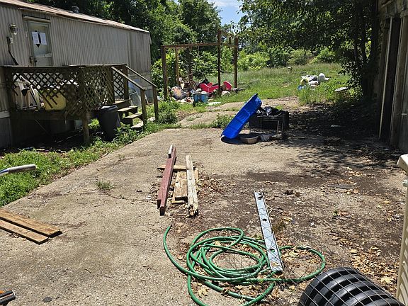4th image of 701 Stinson Rd