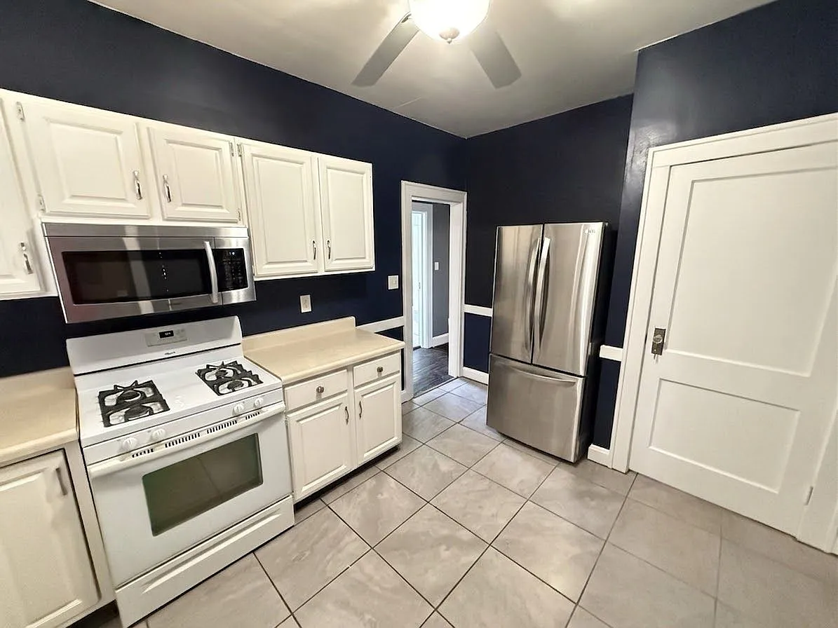 2 bed, 1.0 bath, $1,100 — Photo 4