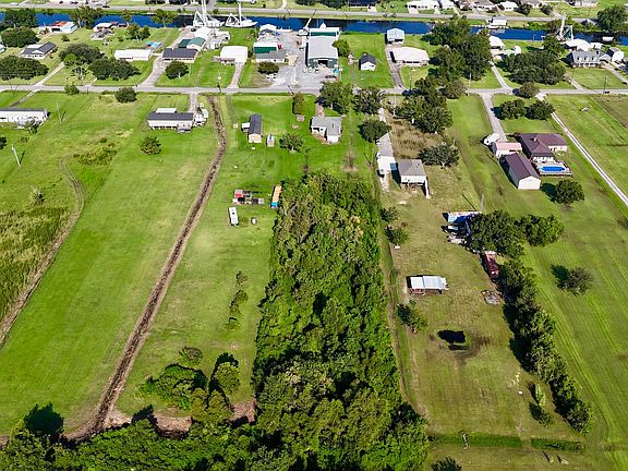 3rd image of 5243 Bayouside Dr