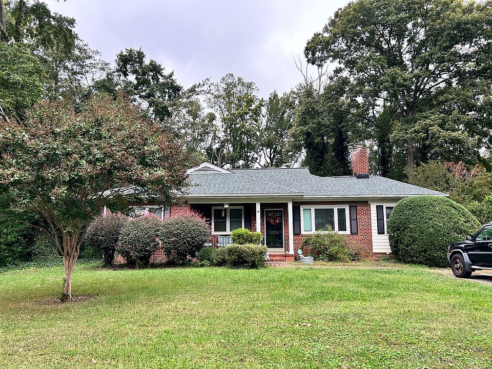Brick rancher with 3 bedrooms, 1-1/2 baths in Freeman school district