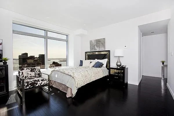 Rented by Compass | media 71