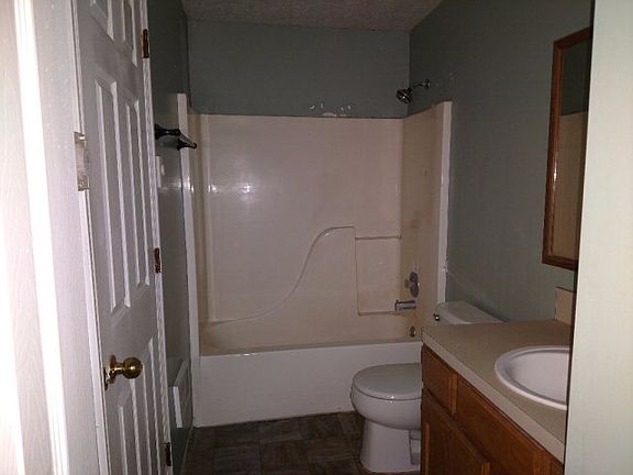 4th image of 2853 Pam St