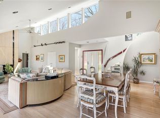 125 Woodruff Ave, Narragansett, RI 02882