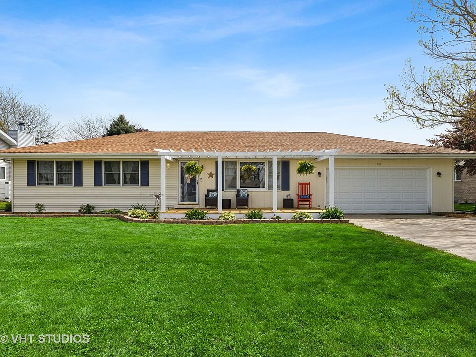 1st image of 901 Joann Dr