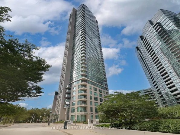 219 Fort York Blvd #304, Toronto, ON M5V 1B1