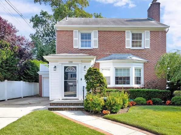 138 Voorhis Avenue, Rockville Centre, NY 11570