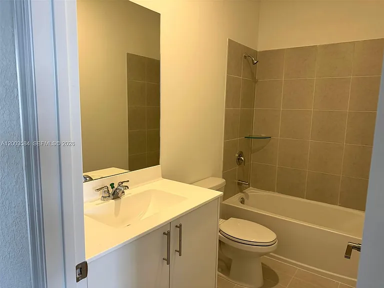 2877 SE 24th Ave — Photo 12