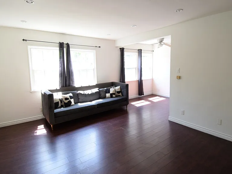 10385 W Olympic Blvd — Photo 18