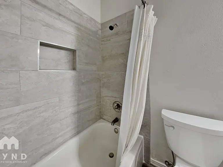 1421 W Maplewood St — Photo 19