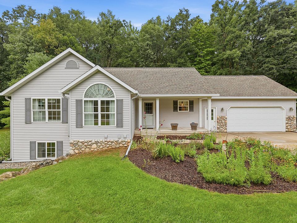1st image of 5075 Bonasa Dr NE