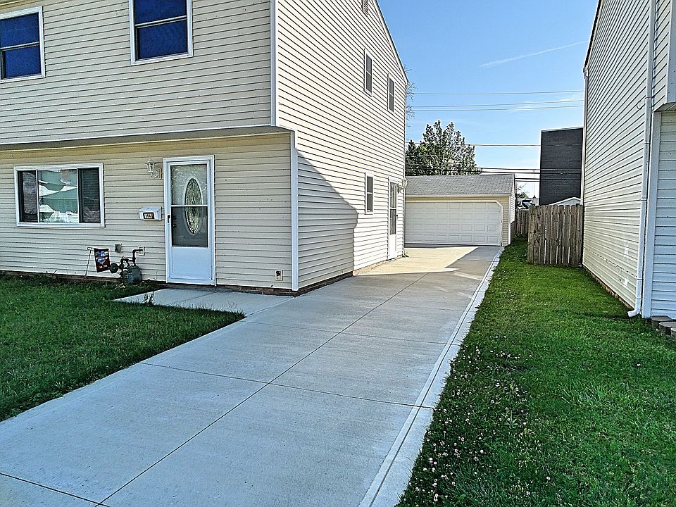 1st image of 164 Parkway Dr
