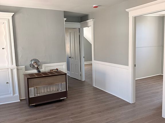 2nd image of 21 Katherine St